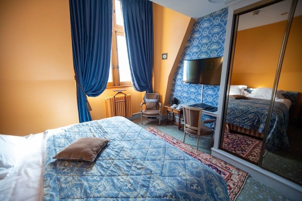 Classic Double Room, Ensuite, Garden View (Charlotte De Montmorency)