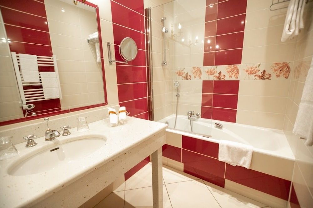 Deluxe Double Room, Ensuite, Garden View (La Renaudie)