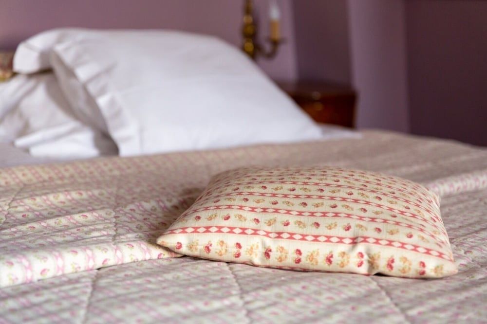 Classic Double Room, Ensuite, Courtyard View (Monsieur De Coligny)