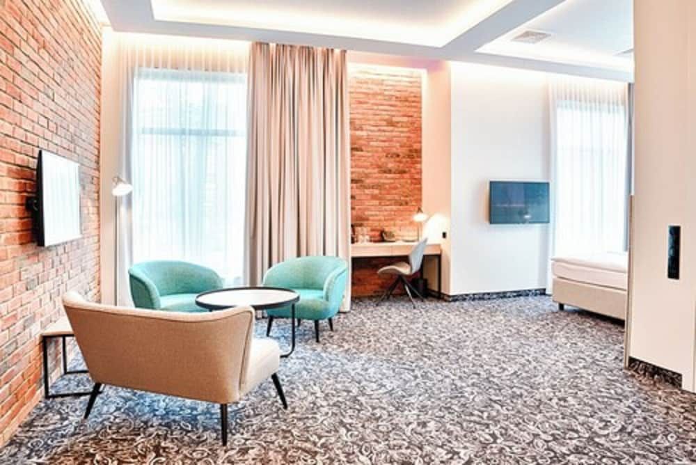 Hotel The Loom Deluxe Double Room 3