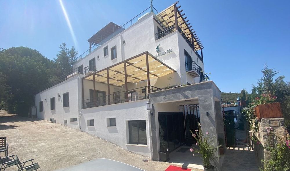 undefined Olivia Hotel 2