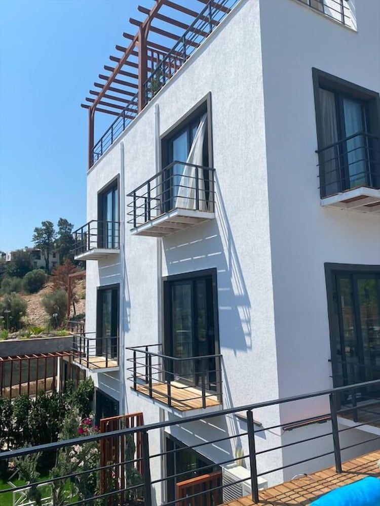 undefined Olivia Hotel 4