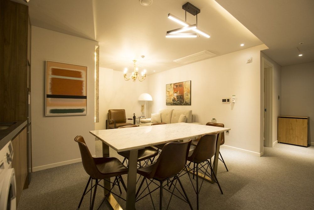 undefined UH Suite The Jongno 6