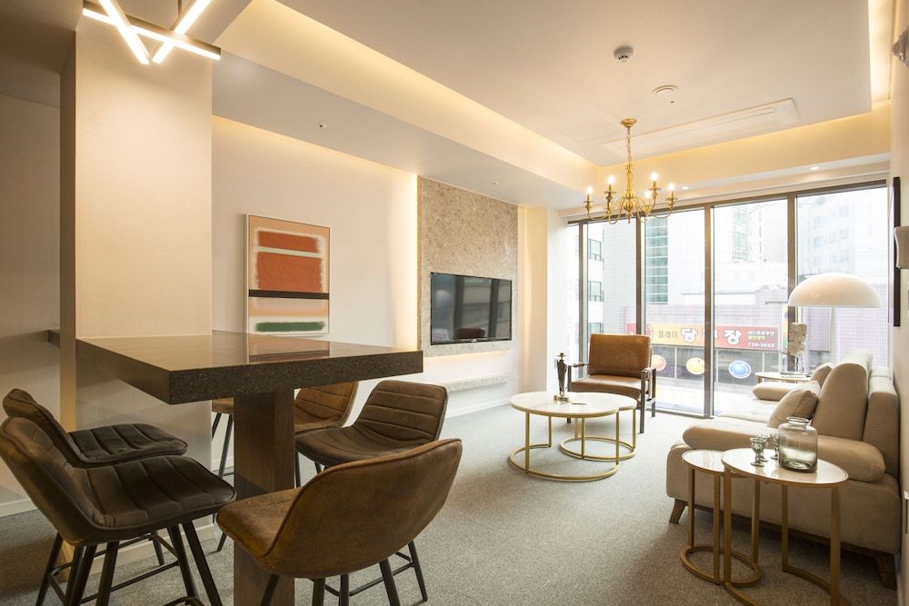 UH Suite The Jongno Main Building Suite (Randomly Selected) 18