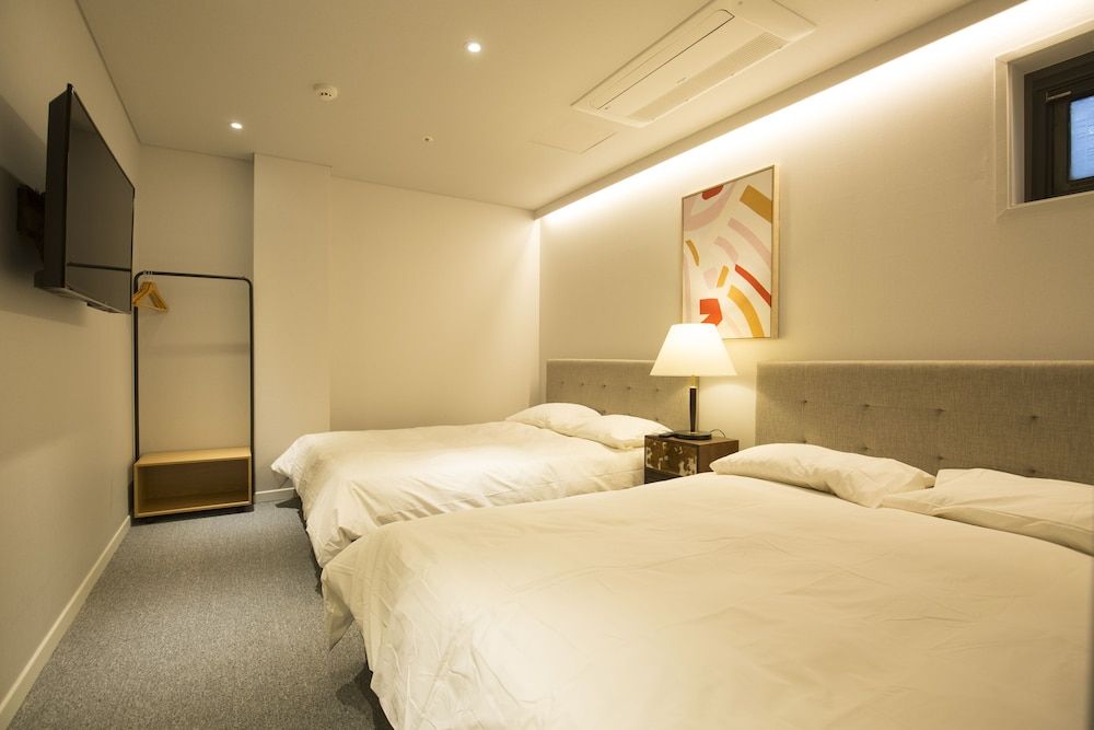 undefined UH Suite The Jongno 8