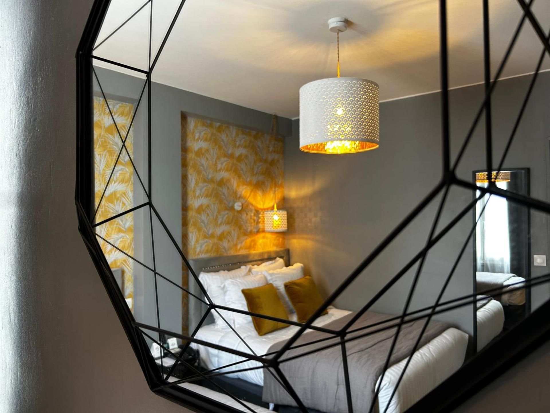 Deluxe Double Room (2 Adults + 1 Child)