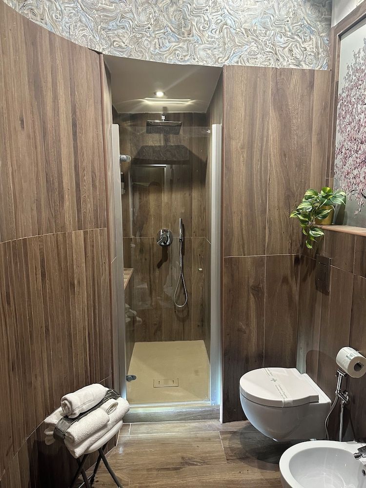 Leone Camere D'Autore Standard Double Room, Ensuite 4