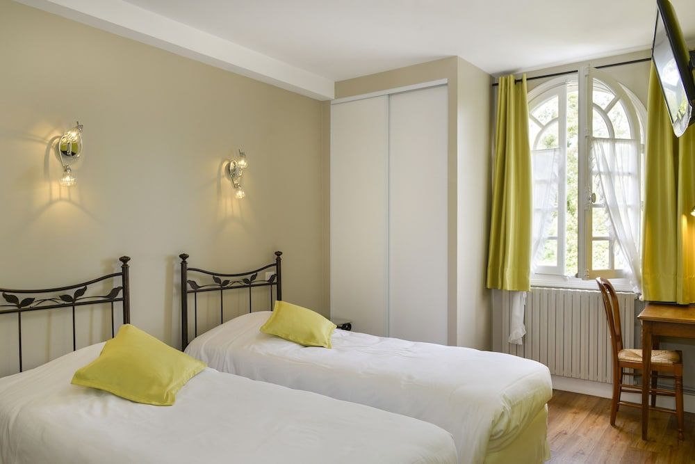 Le Manoir de la Giraudière Standard Twin Room 2