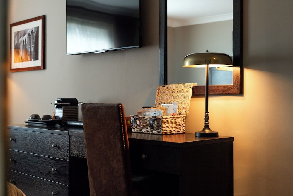 The Rose & Crown Wimbledon Double Room 9