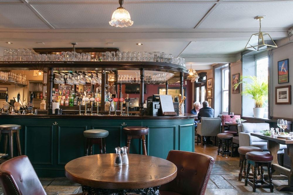 undefined The Rose & Crown Wimbledon 6