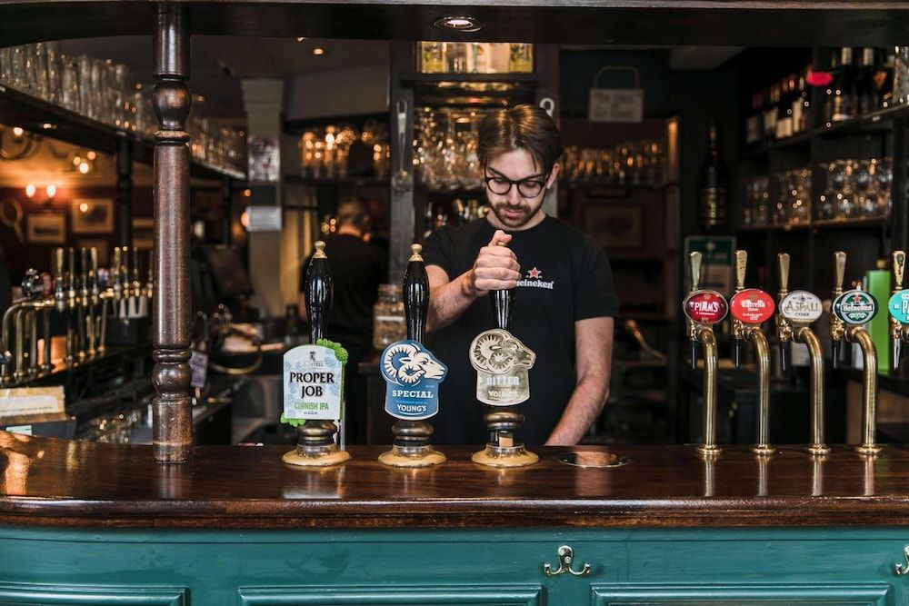 undefined The Rose & Crown Wimbledon 8