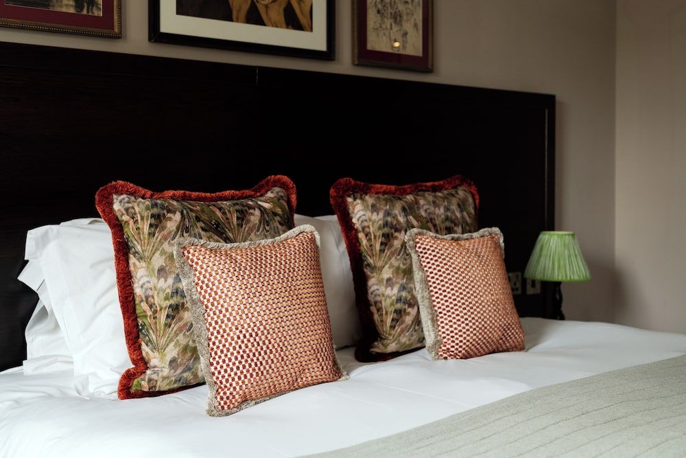 The Rose & Crown Wimbledon Double Room 5