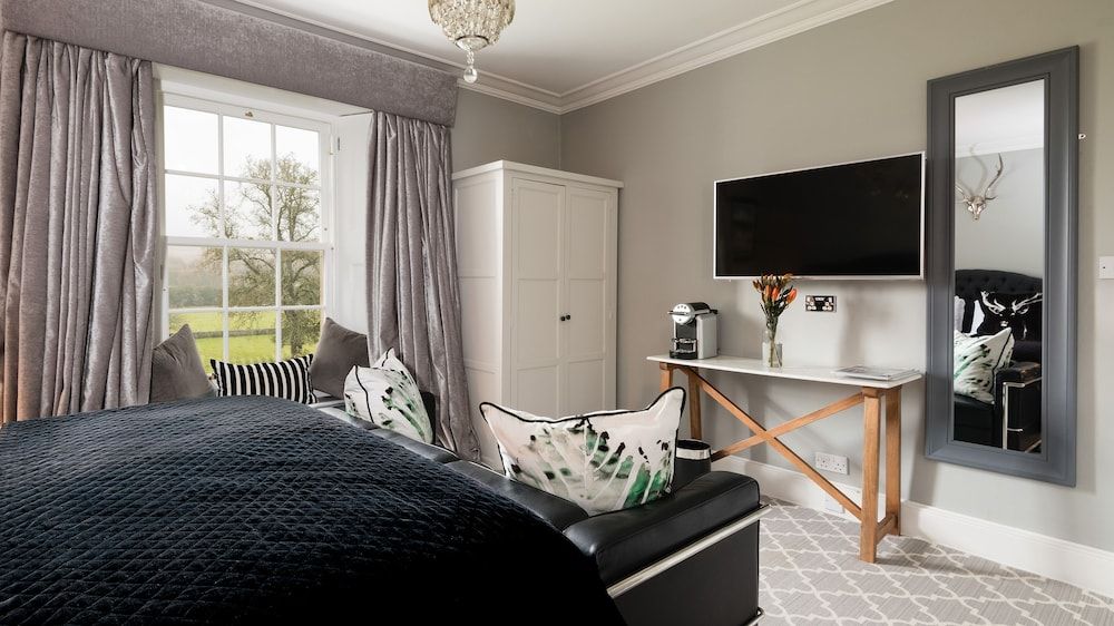 Romantic Room, 1 King Bed, Garden View (Paddock)
