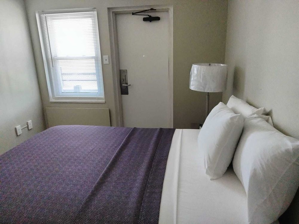 Trolley Stop Motel Standard Double Room, 2 Bedrooms 2