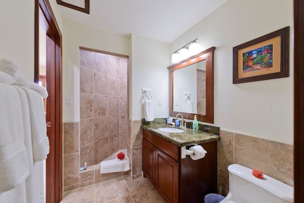 Seiri del Mar Deluxe Villa, 2 Bedrooms, 2 Bathrooms, Beachside 8