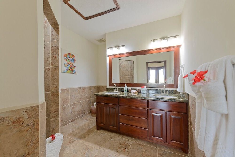 Seiri del Mar Deluxe Villa, 2 Bedrooms, 2 Bathrooms, Beachside 12