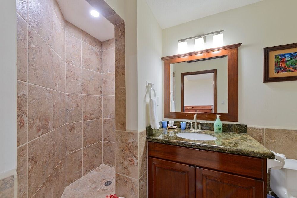 Seiri del Mar Deluxe Villa, 2 Bedrooms, 2 Bathrooms, Beachside 7