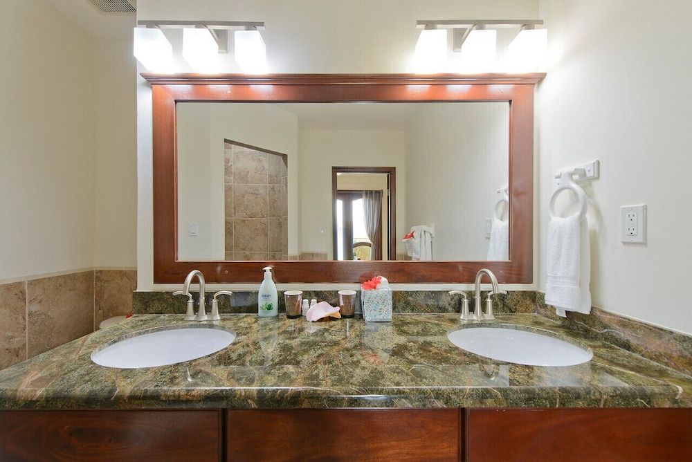 Seiri del Mar Deluxe Villa, 2 Bedrooms, 2 Bathrooms, Beachside 13