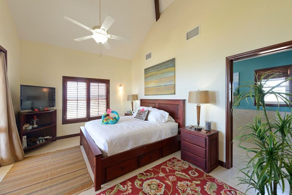 Seiri del Mar Luxury Villa, 3 Bedrooms, Balcony, Beachside 2