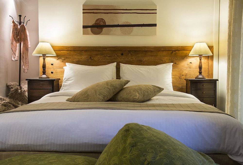 Xenonas Iresioni Double Room, Fireplace 3