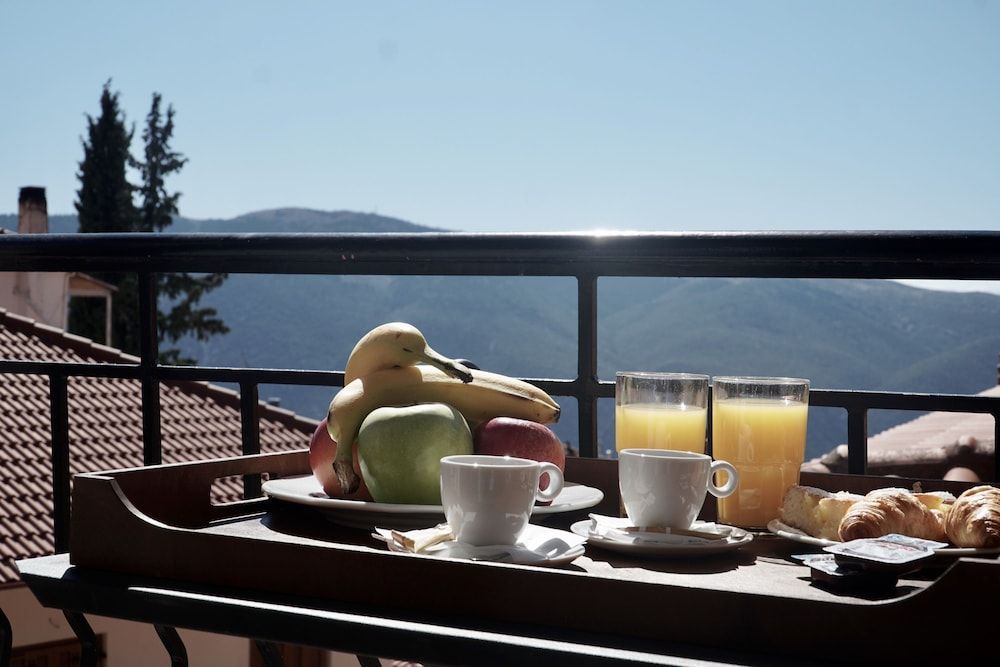 Xenonas Iresioni Family Room, Fireplace (Maisonette with Attic) 10