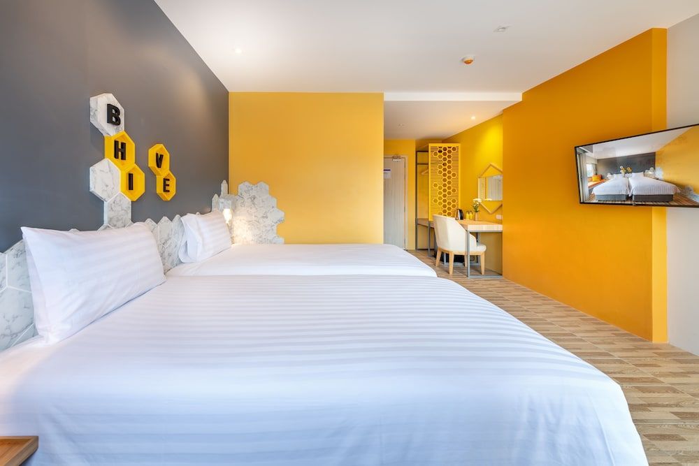 Beehive Boutique Hotel Phuket Deluxe Room 5