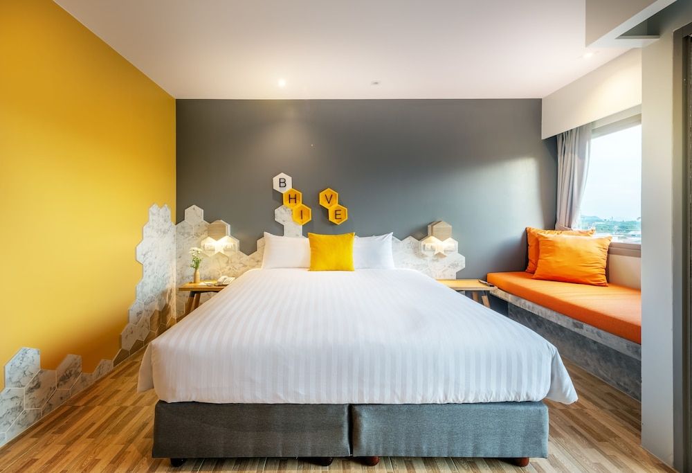 Beehive Boutique Hotel Phuket Deluxe Room 6