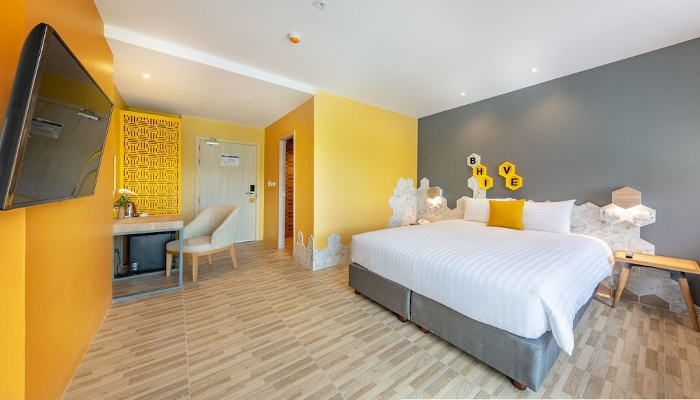 Beehive Boutique Hotel Phuket Deluxe Room 3