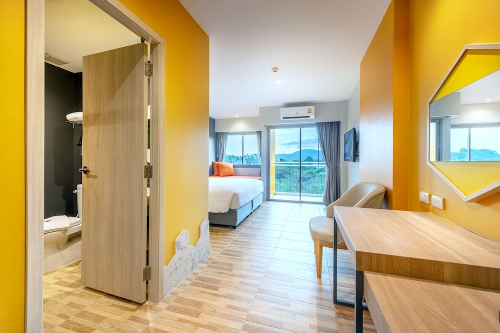 Beehive Boutique Hotel Phuket Deluxe Room 9