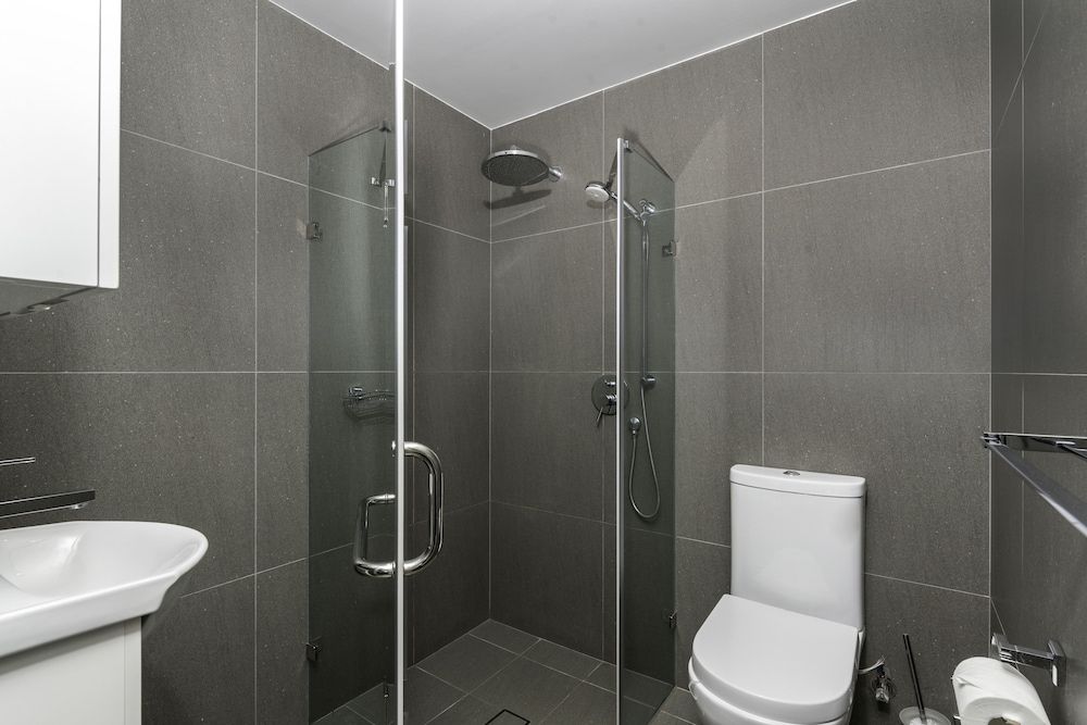 Studios on King Queen Room 8