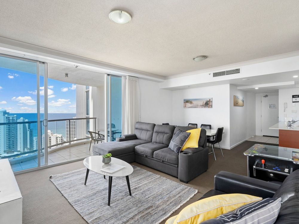 Towers of Chevron - Private Apartments Two-Bedroom Apartment with Ocean View (High Floor) 2