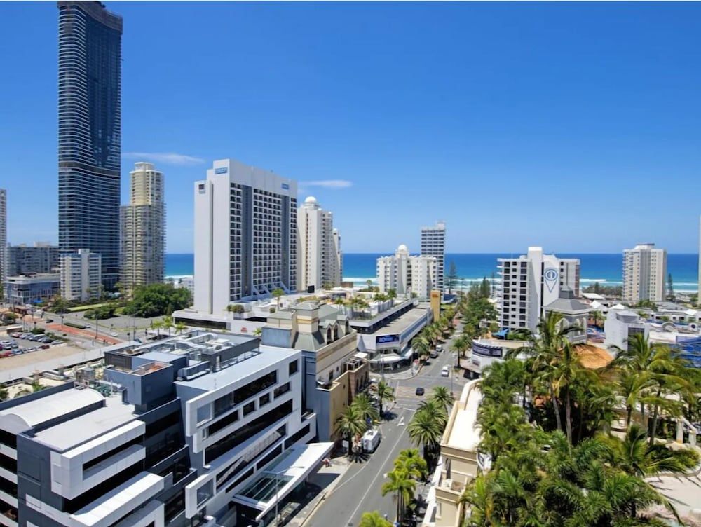 undefined Towers of Chevron - Private Apartments 7