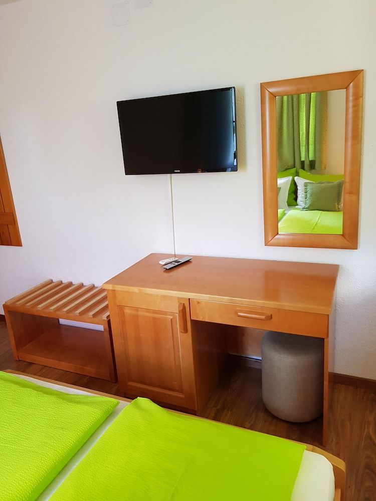 Pansion Breza Standard Double Room, 1 Queen Bed, Mountain View 9