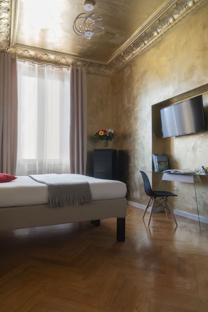 undefined Rivière Private Rooms at the Park 4