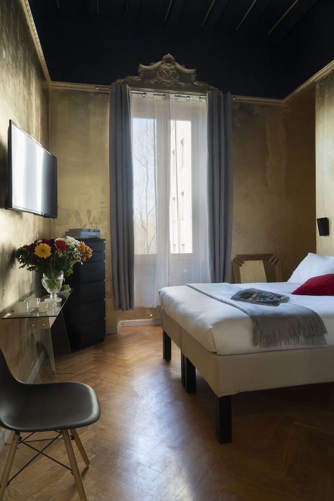 undefined Rivière Private Rooms at the Park 6