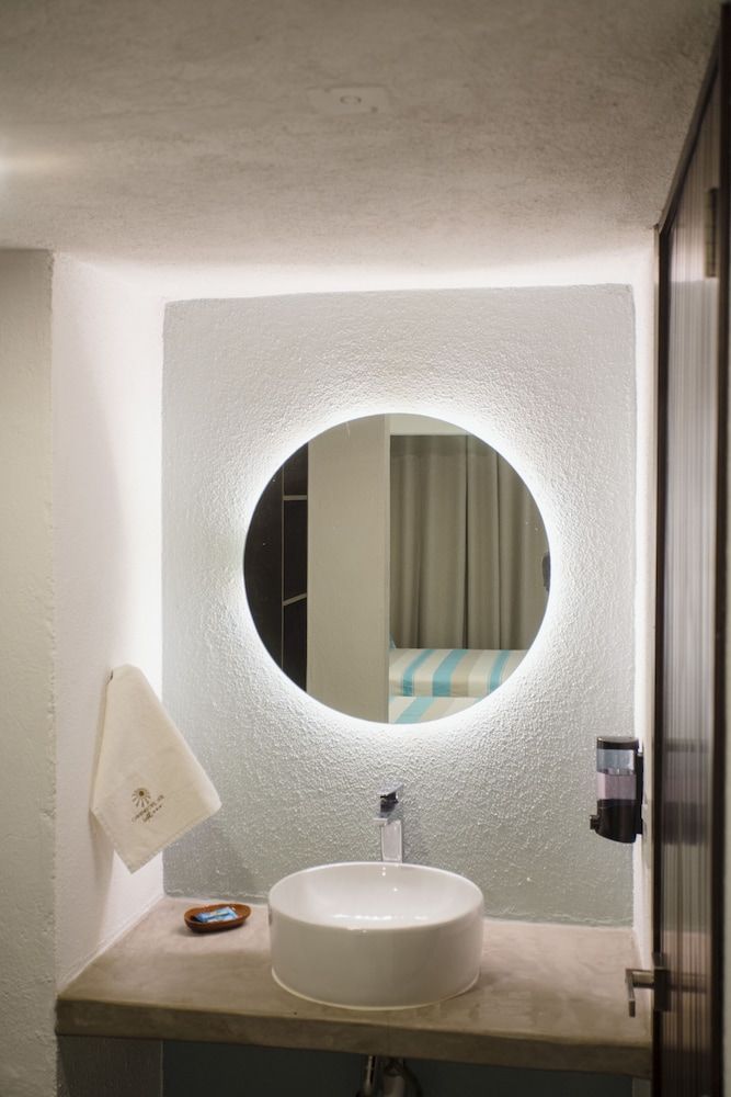 Hotel Camino Del Sol Family Room 5