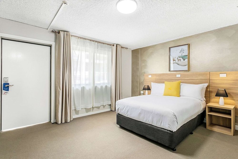 Quality Inn Sunshine Haberfield Room, 1 Double Bed, Accessible, Non Smoking
