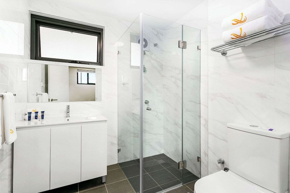 Quality Inn Sunshine Haberfield Room, 1 King Bed, Non Smoking 7