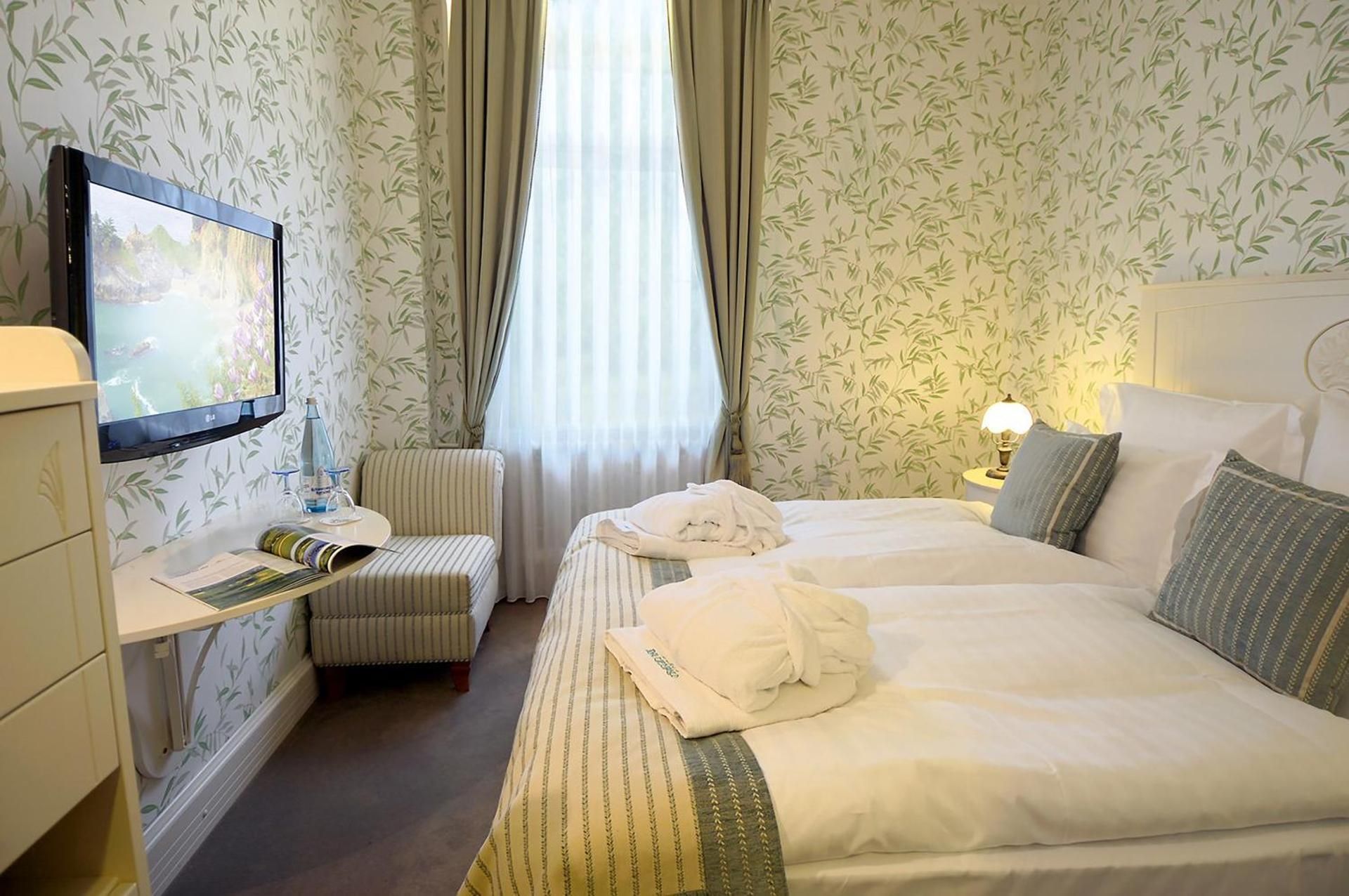 Classic Double Room