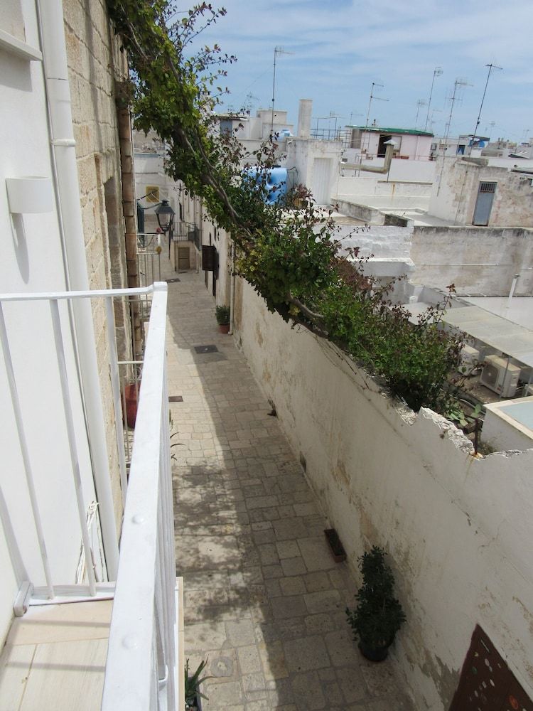 Vicolo Fiorito B&B Deluxe Room, Balcony 4