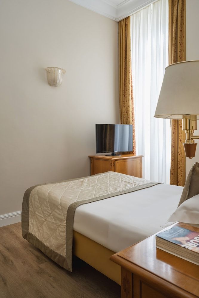 Classic Single Room