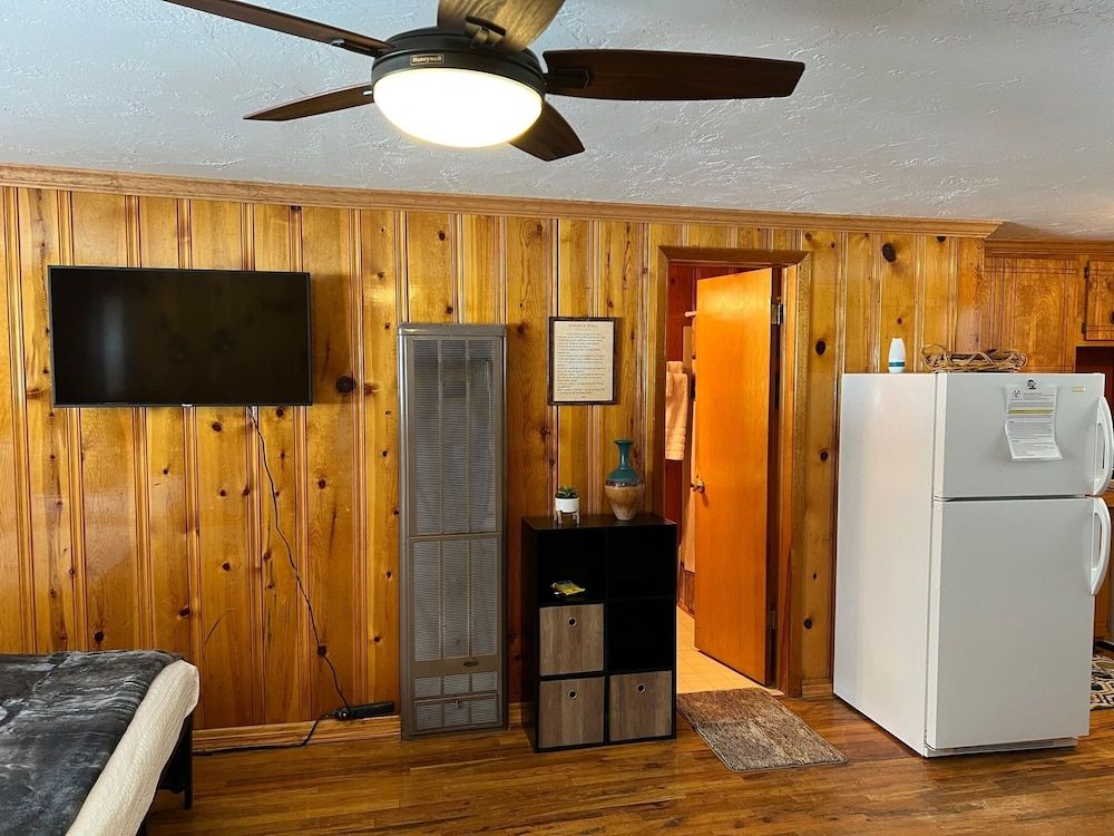 Mountain View Lodge Deluxe Double Room, Kitchenette, Mountainside 9