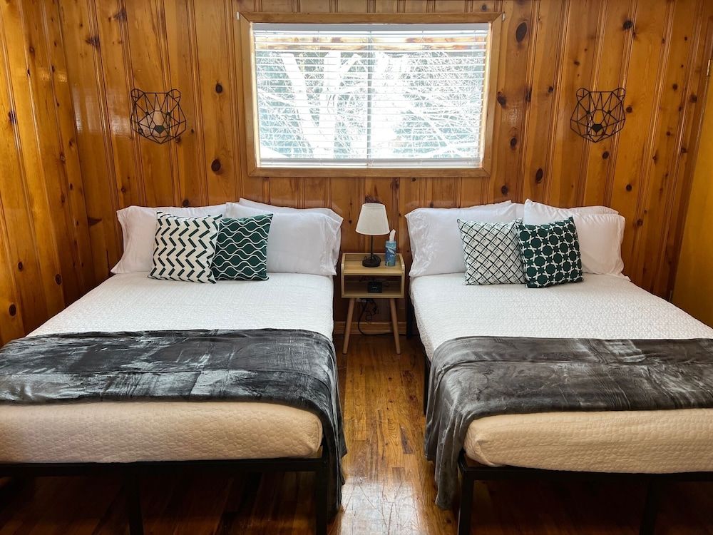 Mountain View Lodge Deluxe Double Room, Kitchenette, Mountainside 2