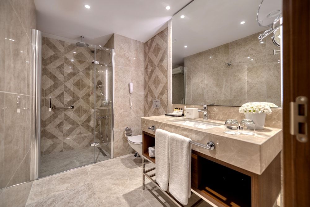 BN Hotel Thermal & Wellness Family Room, Pool View 4