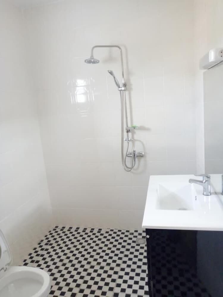 Hotel Edenia Basic Room, 1 Queen Bed, City View 2