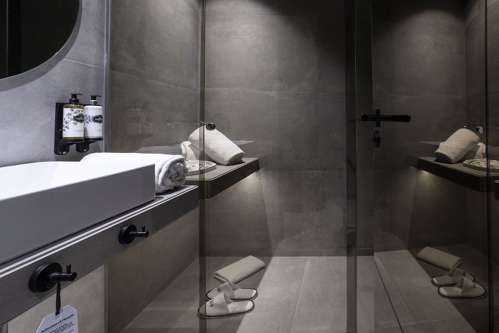 ICON Duplo Ribeira Double Room (Custom) 8