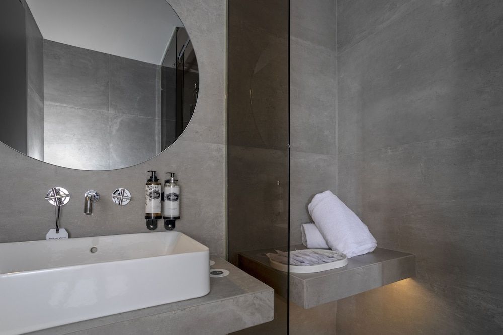 ICON Duplo Ribeira Double Room (Custom) 9