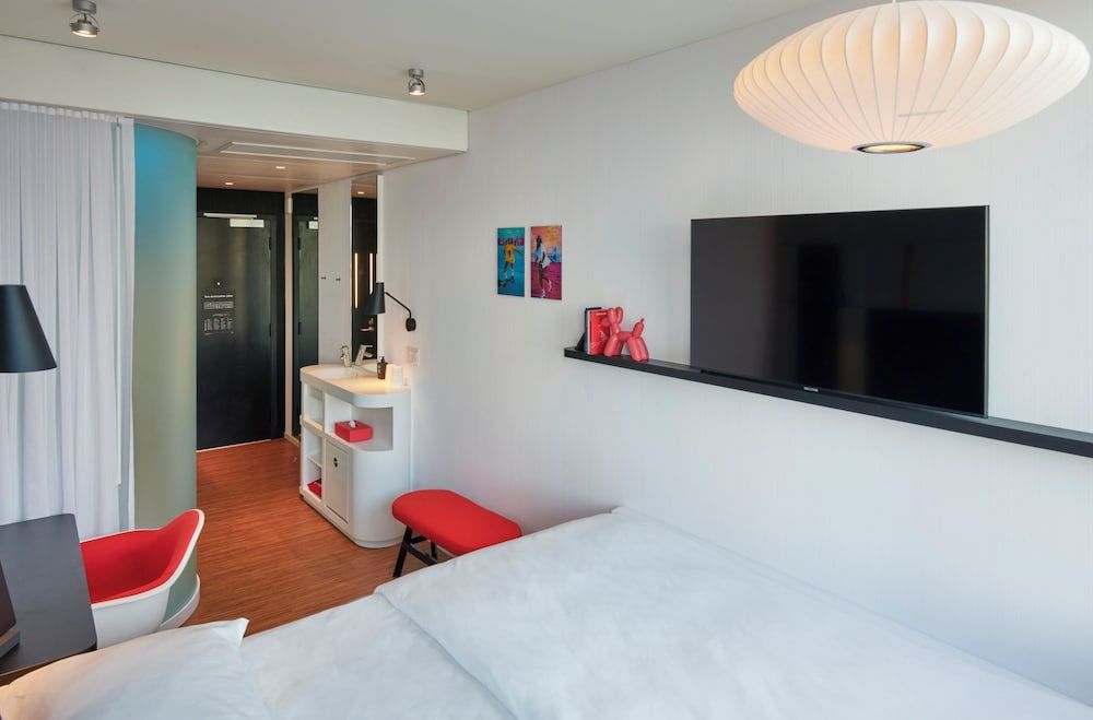 undefined citizenM Miami Worldcenter 10