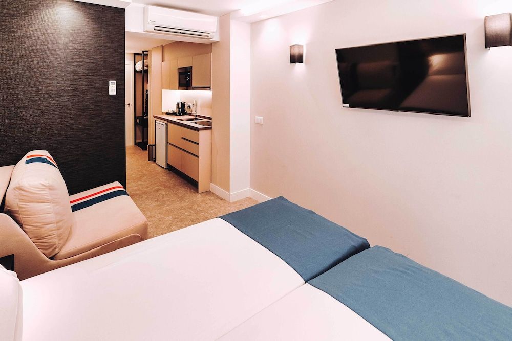 Studio, 2 Twin Beds