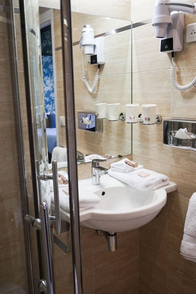 Hôtel Pruly Superior Double Room, Ensuite (Supérieure) 10